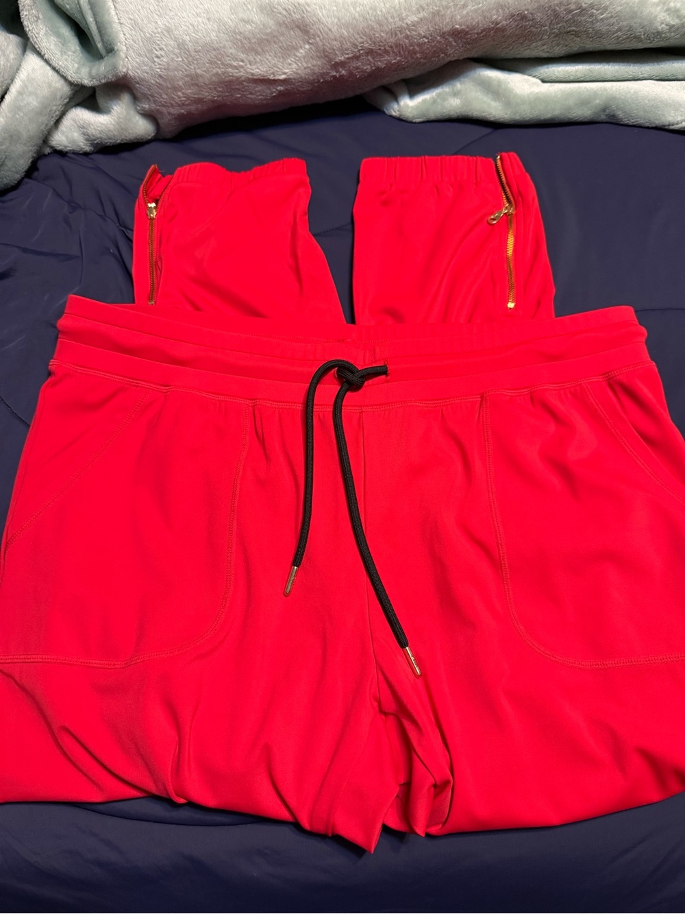 Zyia Bright Red Peak Zipper Joggers - Short 24"